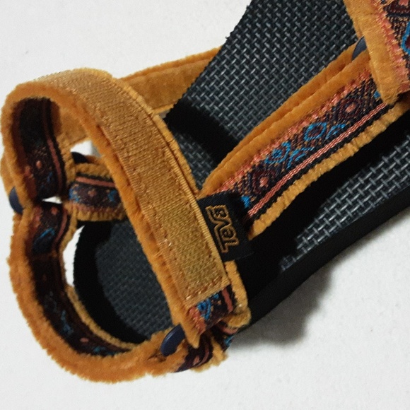 TEVA W7 Black and Orange Strappy Sandals - Picture 7 of 9